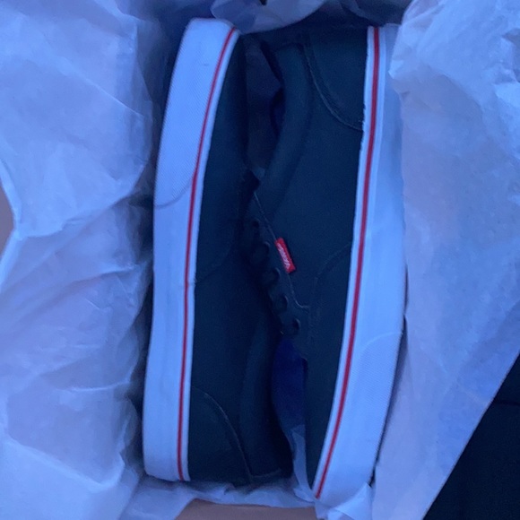 Vans - Picture 7 of 8